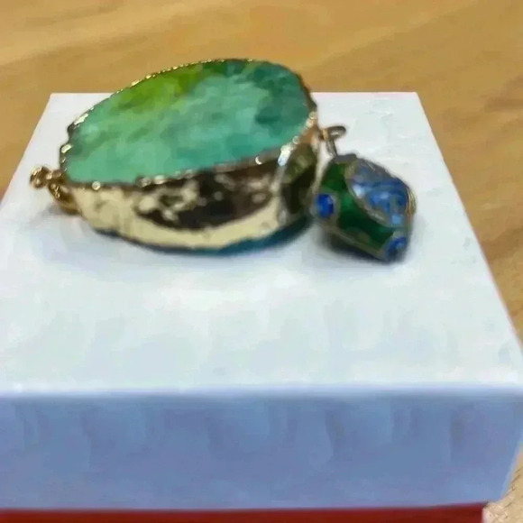 Unique Crystal pendant. - Picture 5 of 6